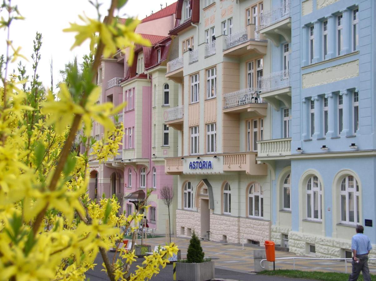 Hotel Astoria Jáchymov Exteriör bild