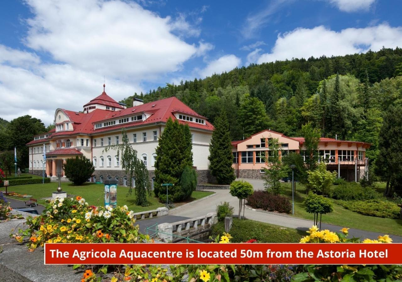 Hotel Astoria Jáchymov Exteriör bild